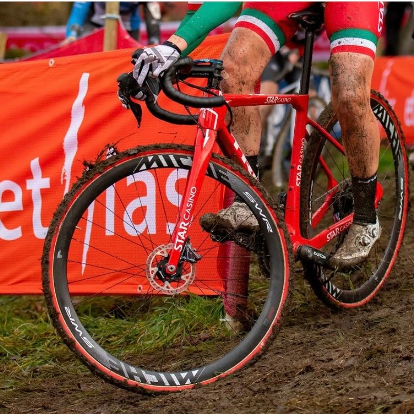 Brands Challenge Limus TE Tubular Cyclocross Tyre 700c X 33c (Red Wall Ltd Edition) 2 Brands Challenge Limus TE Tubular Cyclocross Tyre 700c X 33c (Red Wall Ltd Edition)