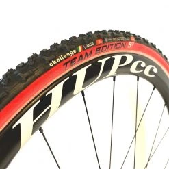 Brands Challenge Limus TE Tubular Cyclocross Tyre 700c X 33c (Red Wall Ltd Edition)